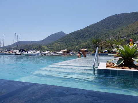 Piscina - Yatclub da Ilhabela - SP
